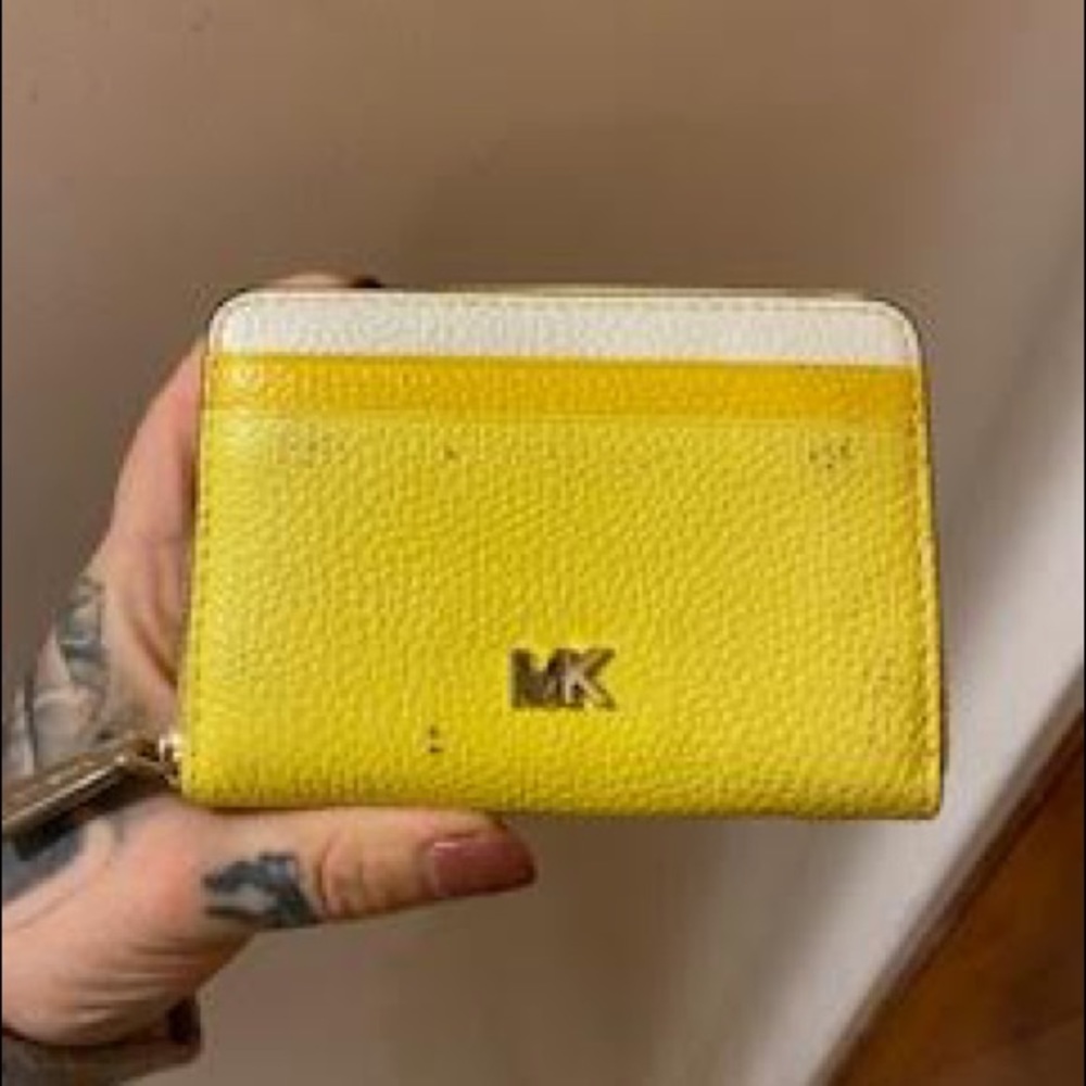 Yellow/gold /white
